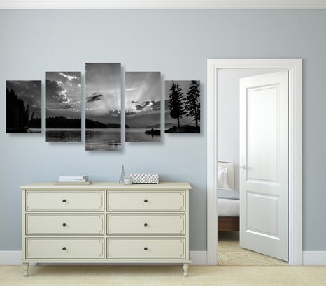 5-DELNA SLIKA ODSEV GORSKEGA JEZERA V ČRNOBELI IZVEDBI - ČRNOBELE SLIKE - SLIKE