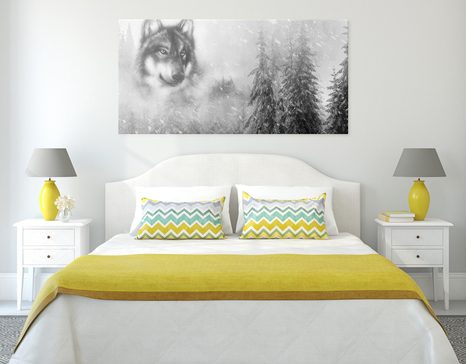 OBRAZ VLK V ZASNĚŽENÉ KRAJINĚ V ČERNOBÍLÉM PROVEDENÍ - ČERNOBÍLÉ OBRAZY - OBRAZY
