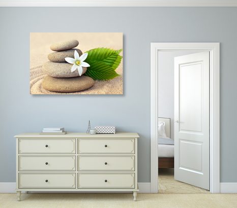 QUADRO SU TELA – FIORE BIANCO E PIETRE NELLA SABBIA - QUADRI FENG SHUI - STAMPE E QUADRI