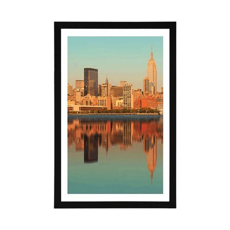 POSTER CU PASSEPARTOUT NEW YORK FERMECĂTOR REFLECTAT ÎN APĂ - ORAȘE - POSTERE