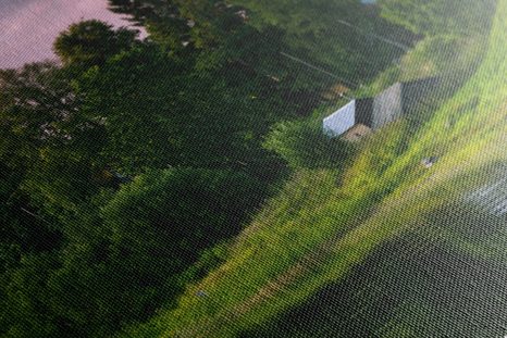 WANDBILD MÄRCHENHAFTE HÄUSER AM FLUSS - BILDER VON NATUR UND LANDSCHAFT - BILDER