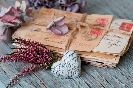 SAMOLEPÍCÍ FOTOTAPETA NOSTALGICKÉ LISTY - SAMOLEPÍCÍ TAPETY - TAPETY