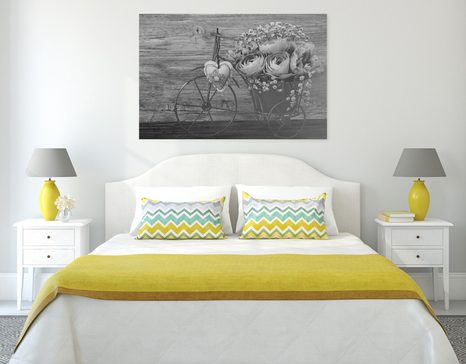 КАРТИНА НА ПЛАТНО – ЧЕРНО-БЕЛИ ЦВЕТЯ ВЪВ ВИНТИДЖ ВАЗА - ЧЕРНО-БЕЛИ КАРТИНИ - КАРТИНИ