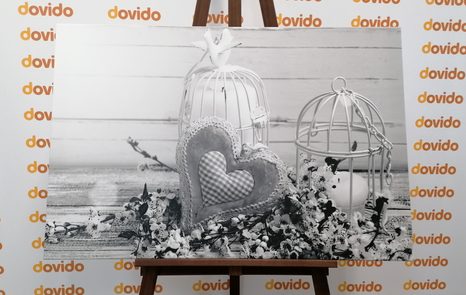 КАРТИНА НА ПЛАТНО – ВИНТИДЖ СЪРЧИЦЕ И ФЕНЕРЧЕТА В ЧЕРНО-БЯЛ ВАРИАНТ - ЧЕРНО-БЕЛИ КАРТИНИ - КАРТИНИ