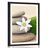 Plagát s paspartou biely kvet a kamene v piesku