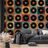SELBSTKLEBENDE TAPETE RETRO-VINYLPLATTEN AUF BUNTEM HINTERGRUND - MUSIK FOTOTAPETEN - TAPETEN