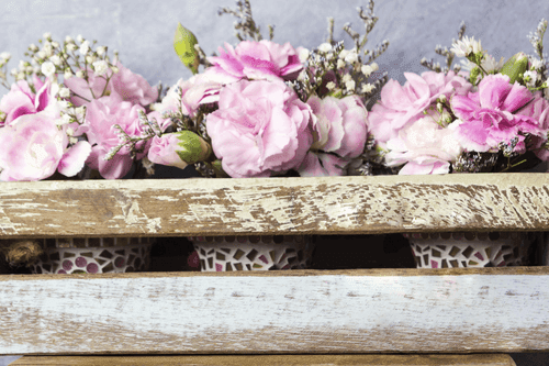 WANDBILD BLUMEN IN EINER HOLZKISTE OHNE HERZ - VINTAGE- UND RETRO-BILDER - BILDER