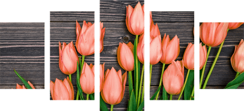 QUADRO IN 5 PARTI TULIPANI ARANCIONI AFFASCINANTI SU SFONDO DI LEGNO - QUADRI DI FIORI - QUADRI