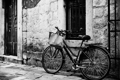 WANDBILD RETRO-FAHRRAD IN SCHWARZ-WEISS - SCHWARZ-WEISSE BILDER - BILDER