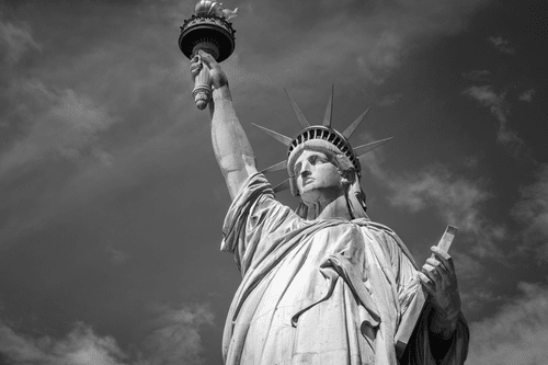 CANVAS PRINT STATUE OF LIBERTY IN BLACK AND WHITE - BLACK AND WHITE PICTURES - PICTURES