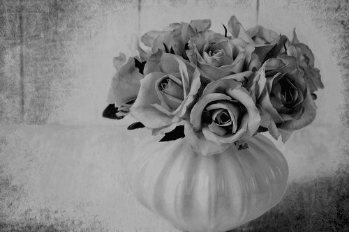 CANVAS PRINT ROSES IN A VASE IN BLACK AND WHITE - BLACK AND WHITE PICTURES - PICTURES