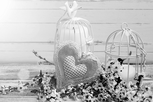 CANVAS PRINT VINTAGE HEART AND LANTERNS IN BLACK AND WHITE - BLACK AND WHITE PICTURES - PICTURES