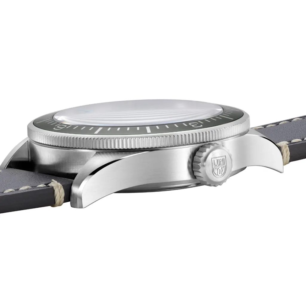 Luminox 300m store