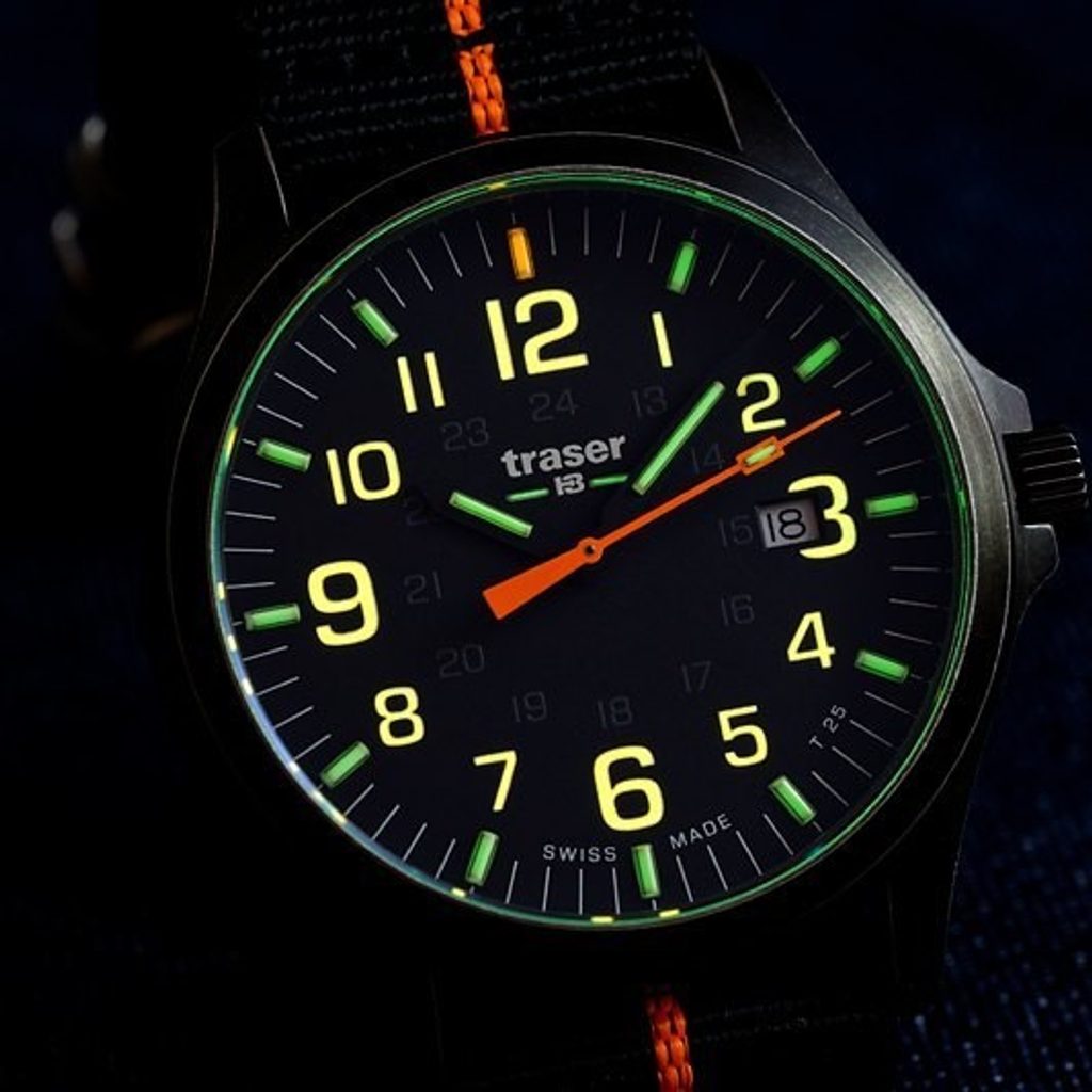 Traser P67 Officer Pro GunMetal Black/Orange Nato | Helveti.cz