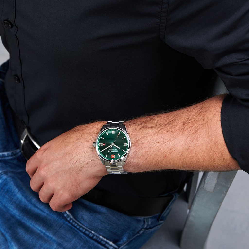 Swiss Military Hanowa Roadrunner Orologio Uomo Acciaio E Vetro Zaffiro – Swiss Made Quarzo (Modello SMWGH2200101)