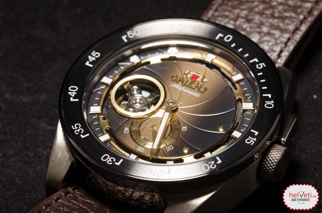 Orient top retro future