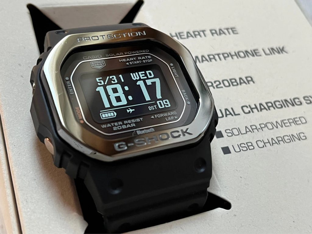 Casio G-Shock G-Squad DW-H5600MB-1ER | Helveti.eu