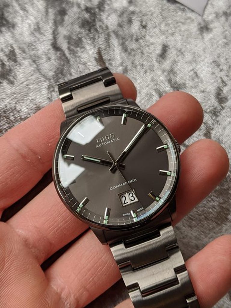 Mido commander clearance 2 big date