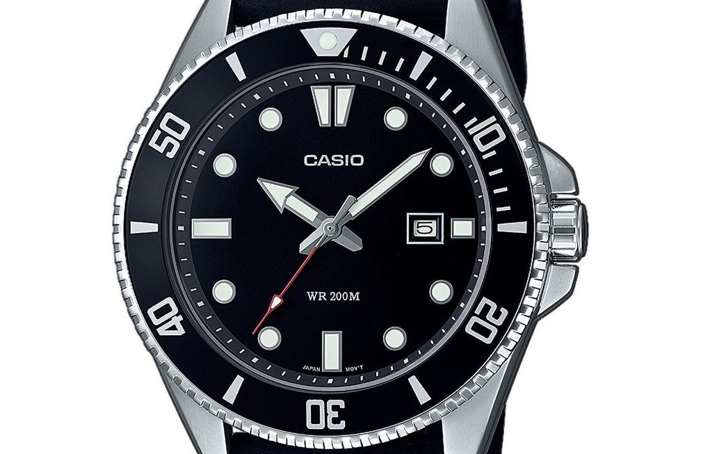 Casio Men's Classic Dive Style Watch, 200 M WR, Screw Down Crown and Case  Back, MDV106 Series