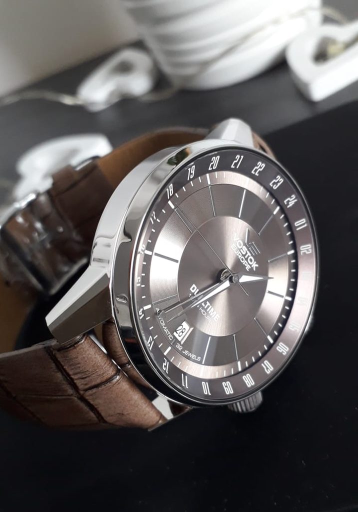 Vostok Europe GAZ 14 Limouzine Dualtime Line 2426 5601058 Helveti.eu