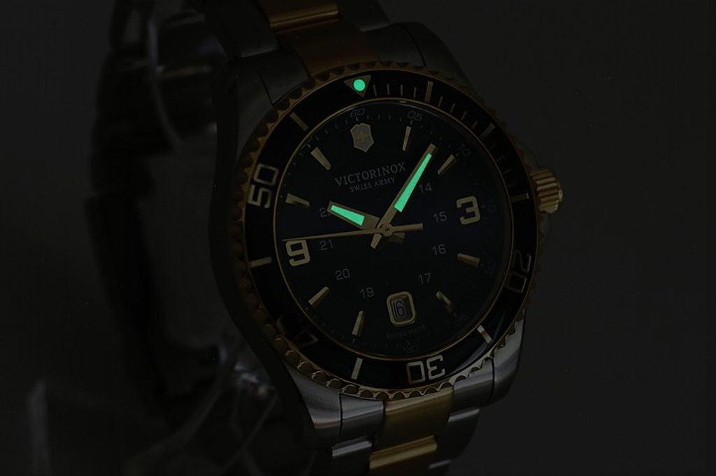 Victorinox maverick green gold discount