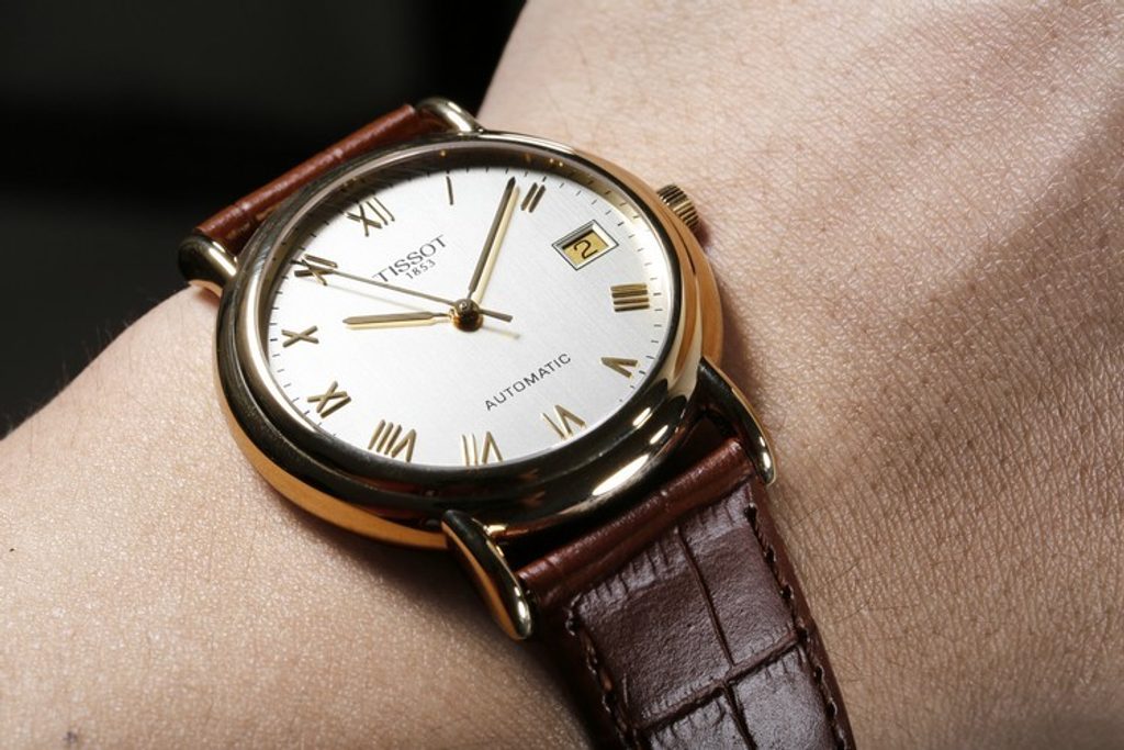 Tissot carson sale gold 18k