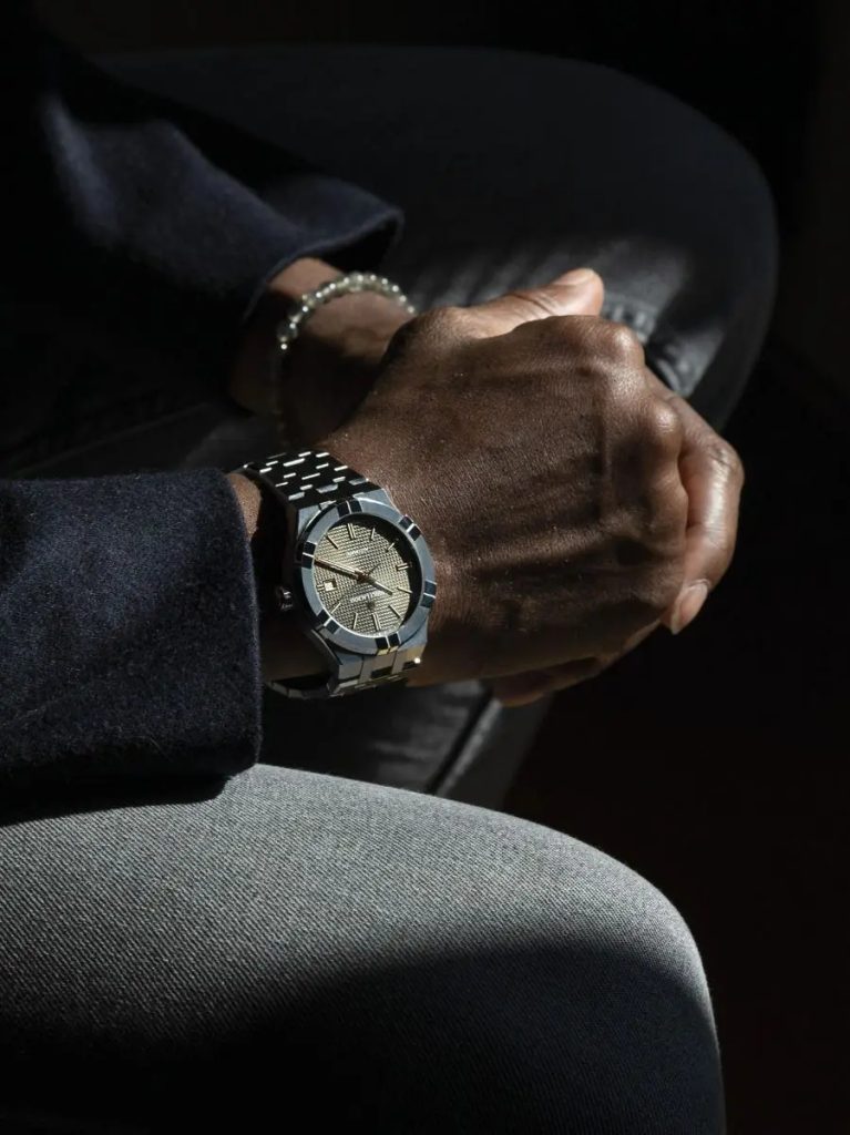 Maurice Lacroix Aikon Automatic AI6008 SS002 331 1 Helveti.eu