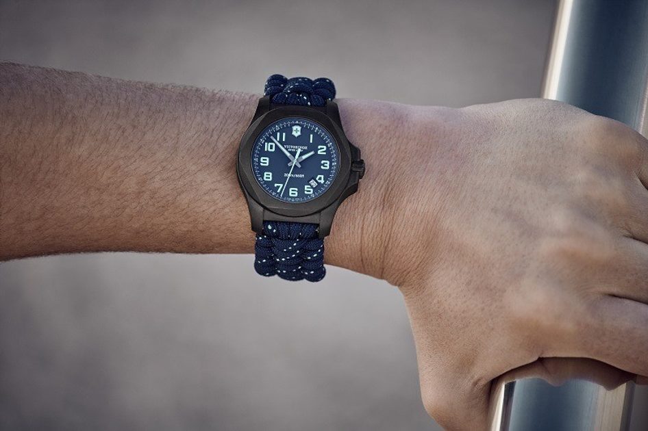 Victorinox I.N.O.X. Carbon 241860 Helveti.eu