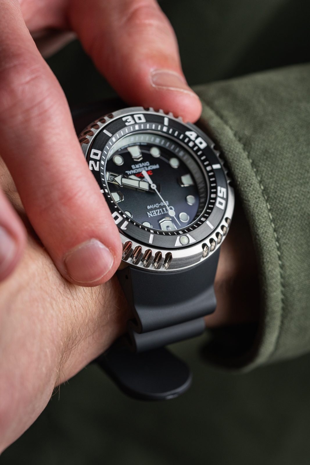 Promaster 300 Citizen Promaster Professional Diver 300 Eco-Drive BN1024-01E | Helveti ...