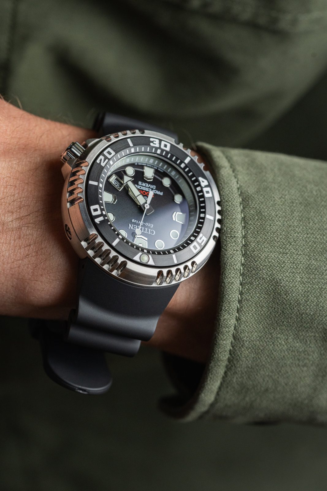 Promaster 300 Citizen Promaster Professional Diver 300 Eco-Drive BN1024-01E | Helveti ...