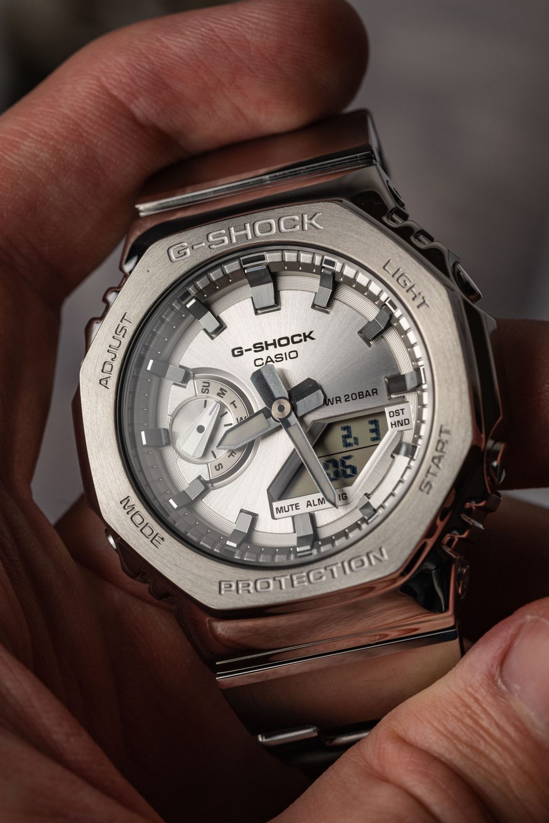 Casio G-Shock GM-2110D-7AER | Helveti.eu | Helveti – Víc než hodinky