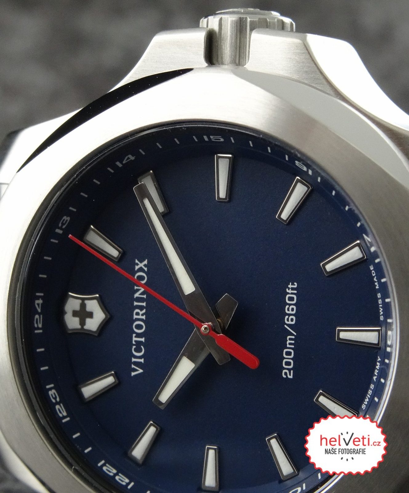 Victorinox I.N.O.X. V 241770 | Helveti.eu | Helveti – Víc než hodinky