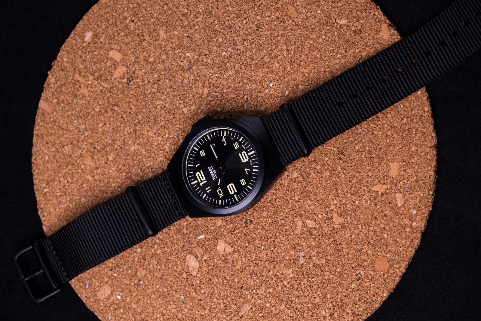 Traser P59 Essential M Black PVD, Nato