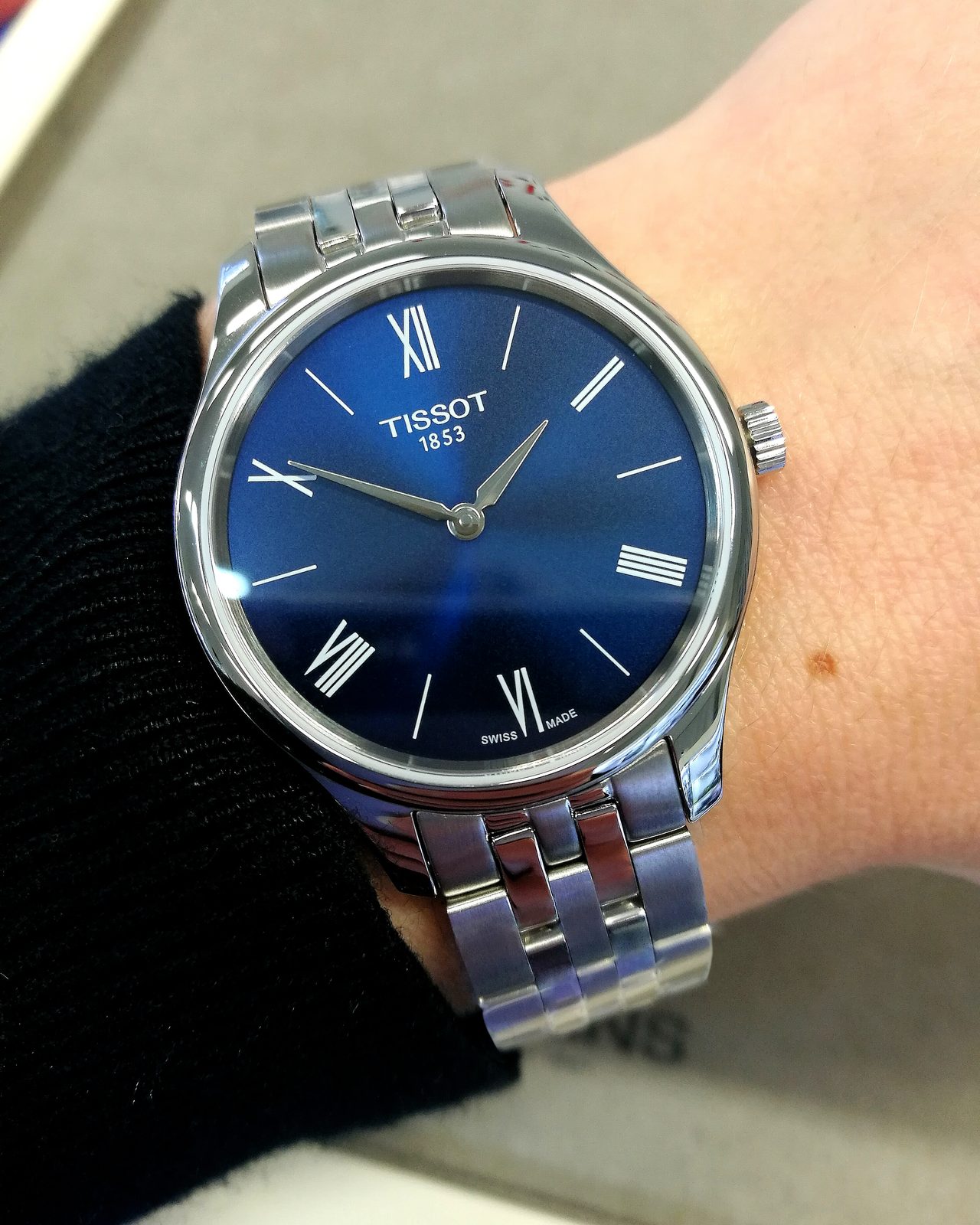 アナログ腕時計 [Tissot] Tradition 5.5 Lady Tissot Tradition 5.5 Lady (31.00) – The Watch Pages