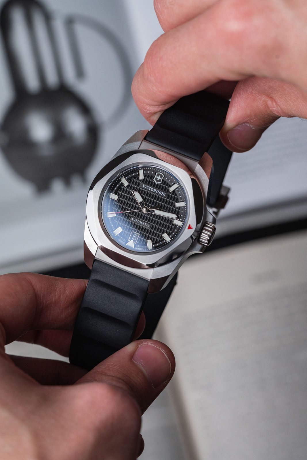 Victorinox I.N.O.X. Automatic 242039 | Helveti.eu