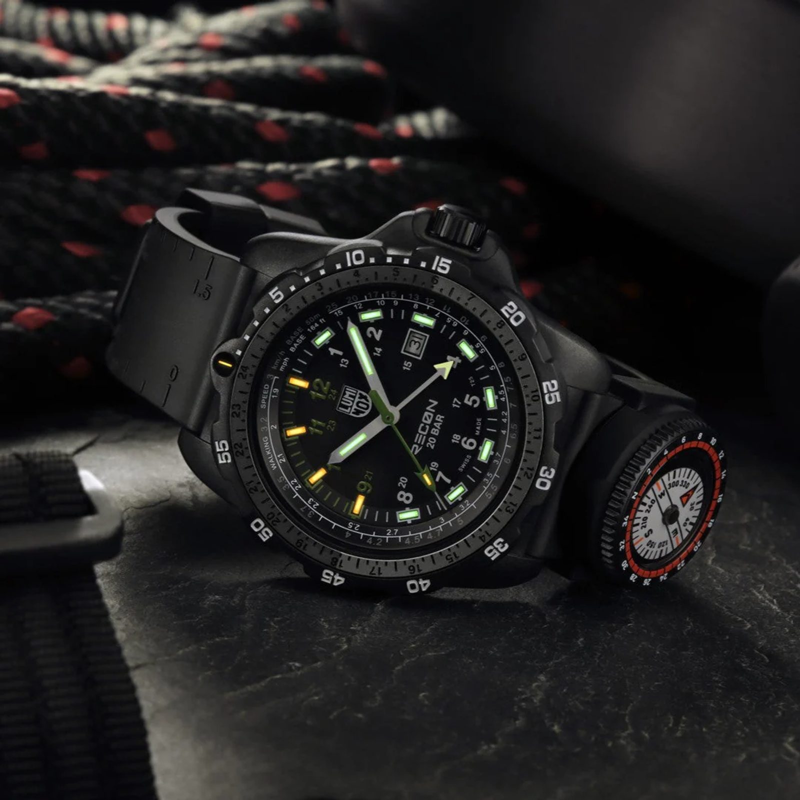 Luminox Recon Point Man 8830 Series XL.8837.SET | Helveti.eu | Víc