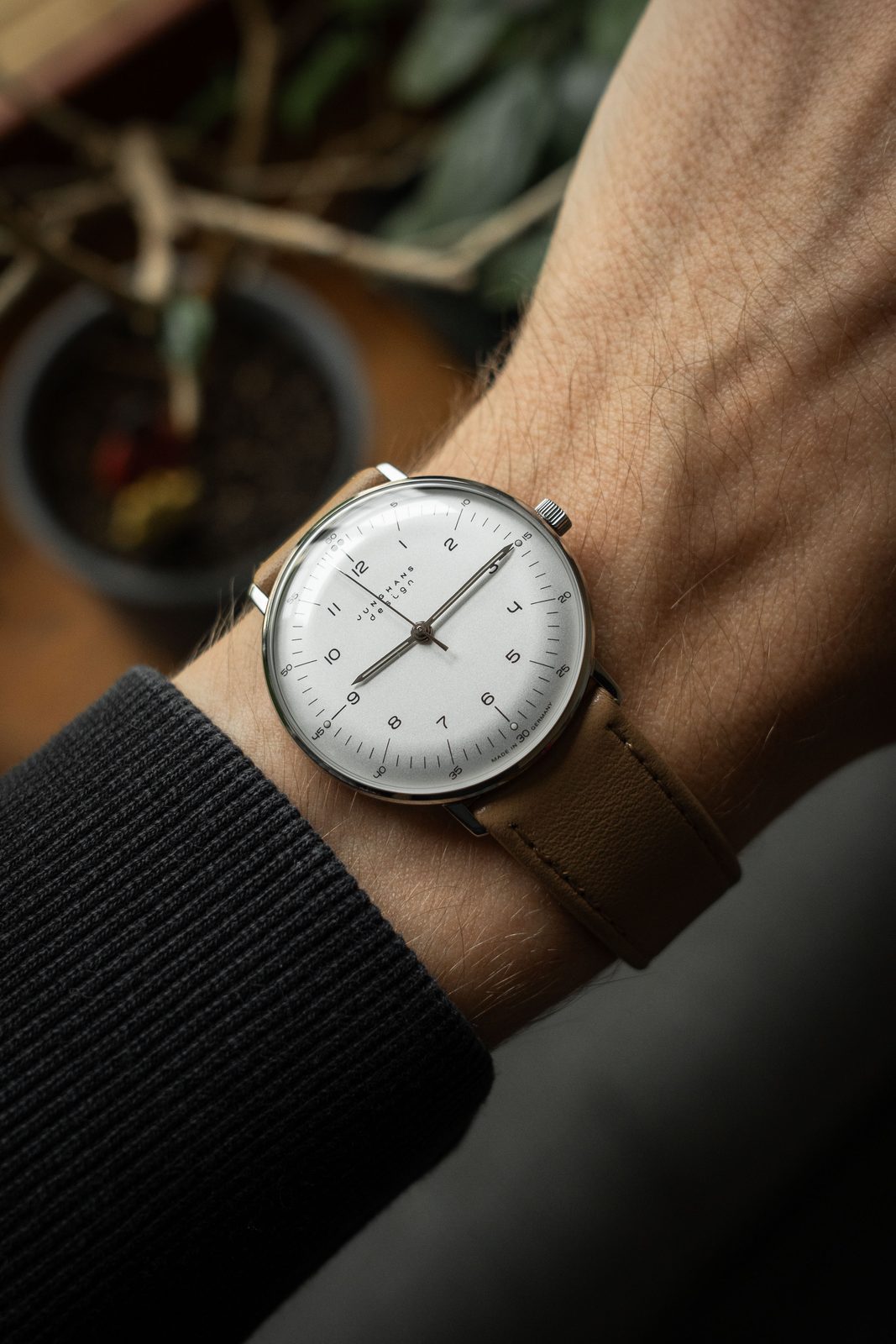 Junghans Max Bill Handaufzug Sapphire 27/3701.02 | Helveti.eu