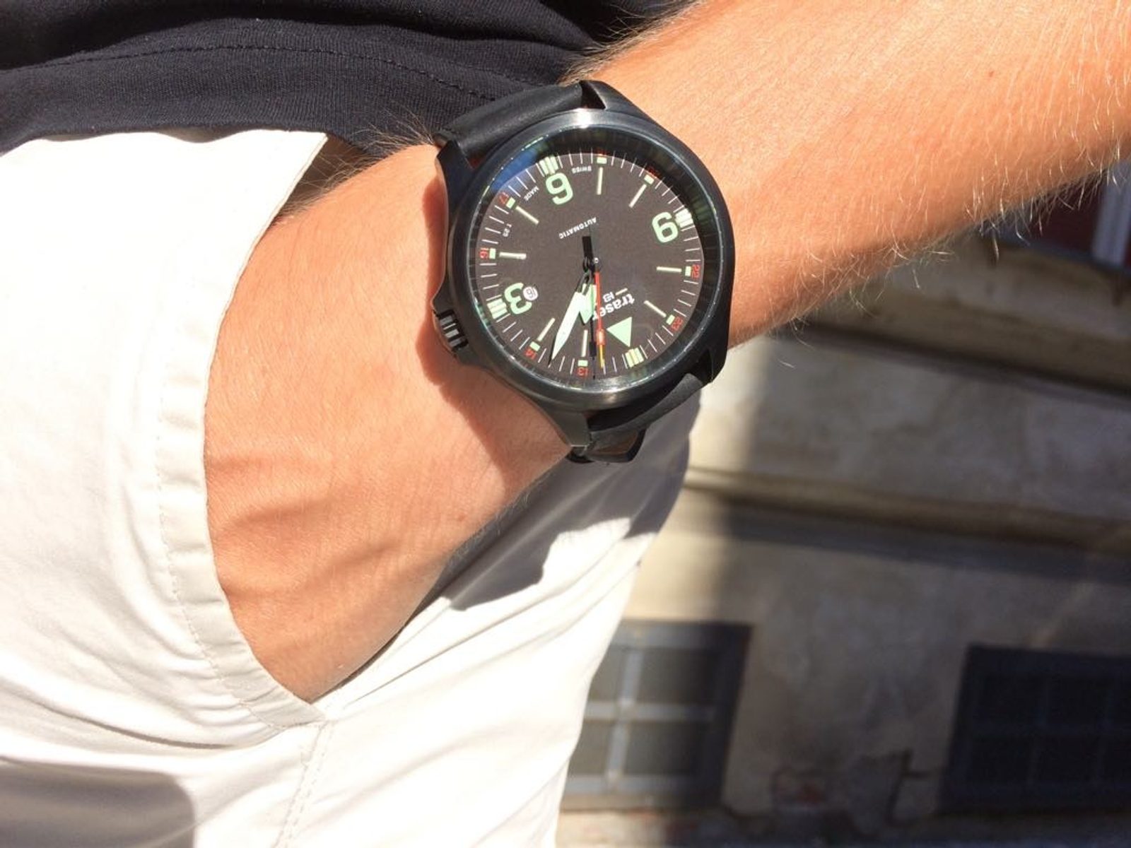 Traser P67 Officer Pro Automatic Black Leather | Helveti.eu 