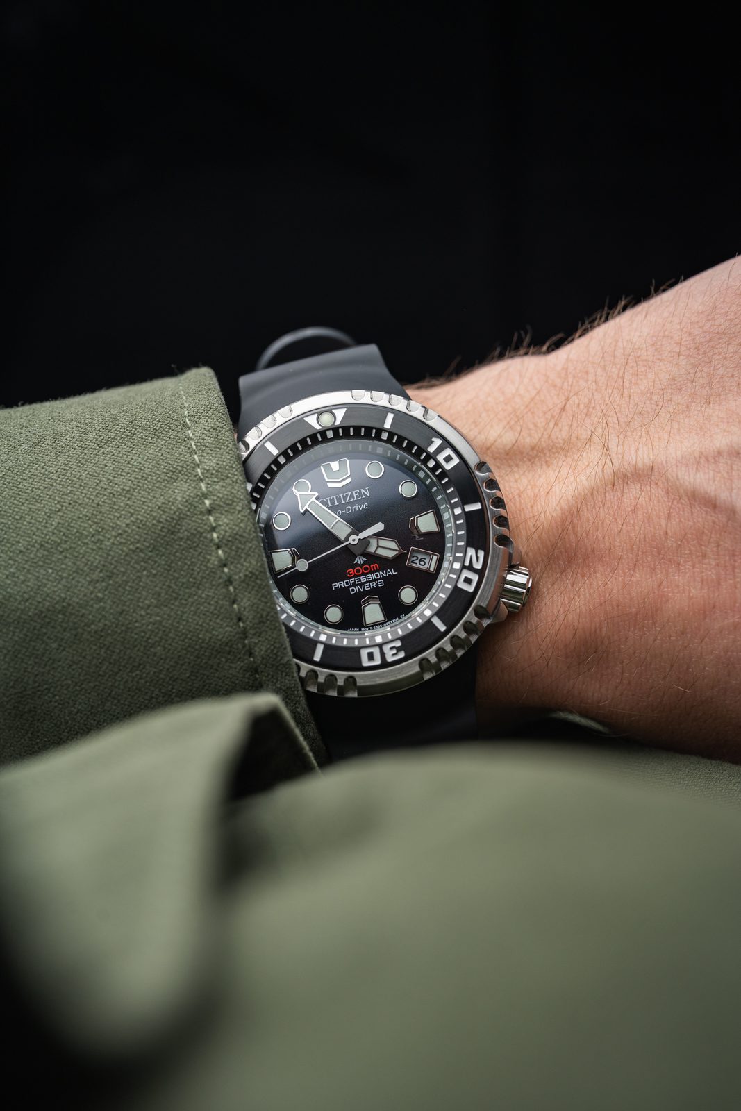 Promaster 300 Citizen Promaster Professional Diver 300 Eco-Drive BN1024-01E | Helveti ...