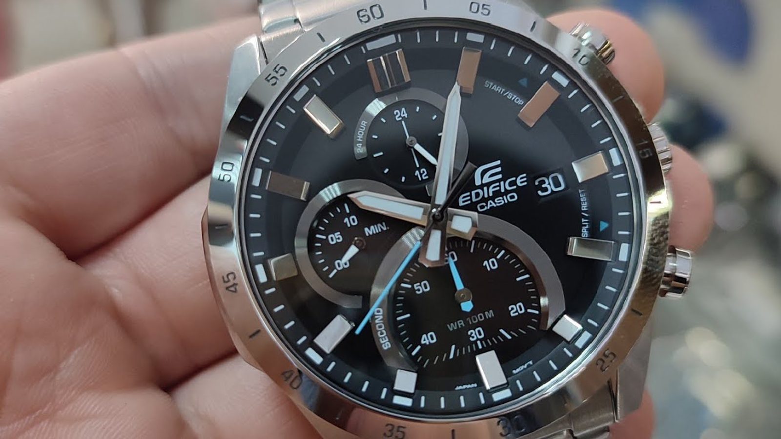 Casio Edifice EFR-571D-1AVUEF | Helveti.cz