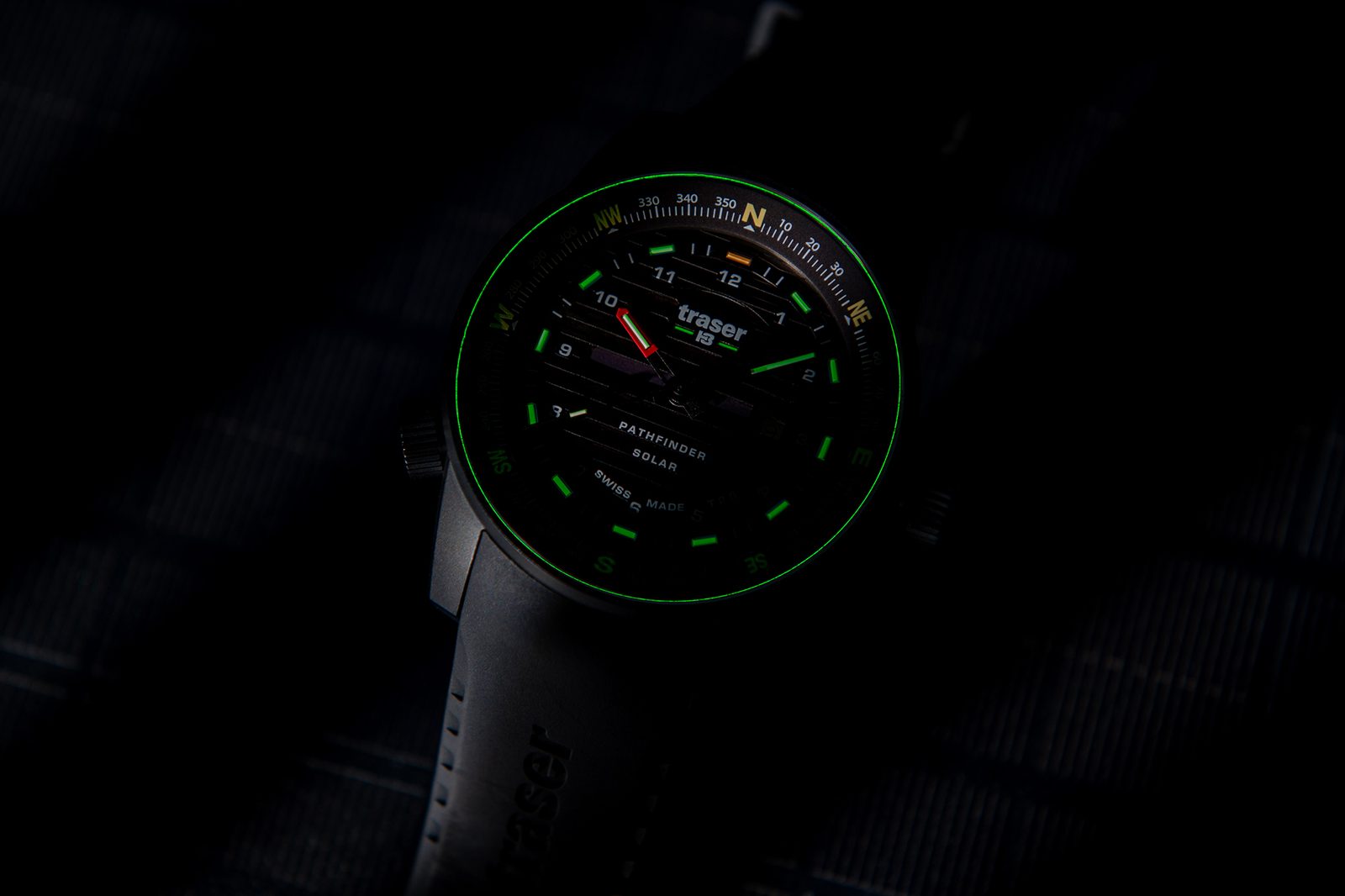 アクセサリー P68 traser® P68 Pathfinder Automatic Tritium Watch, Black Dial, Rubber