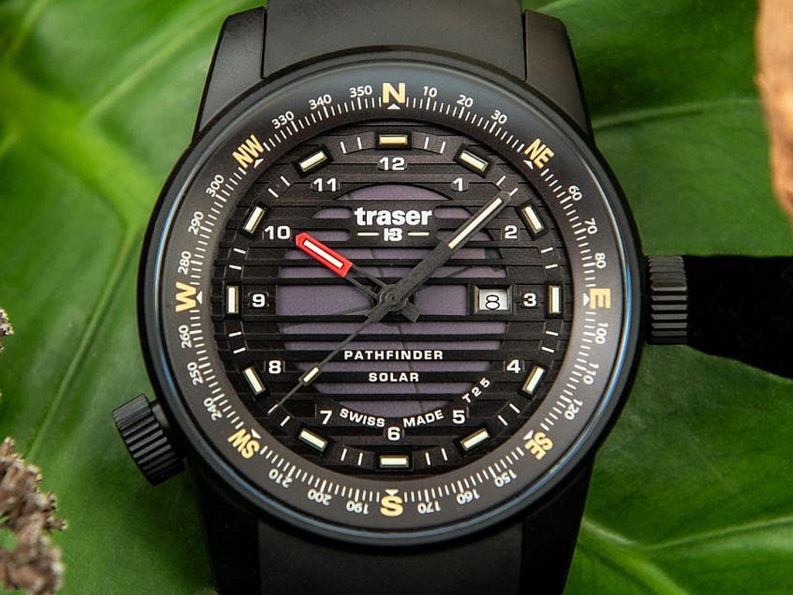 Traser P68 Pathfinder Solar Black Rubber | Helveti.eu