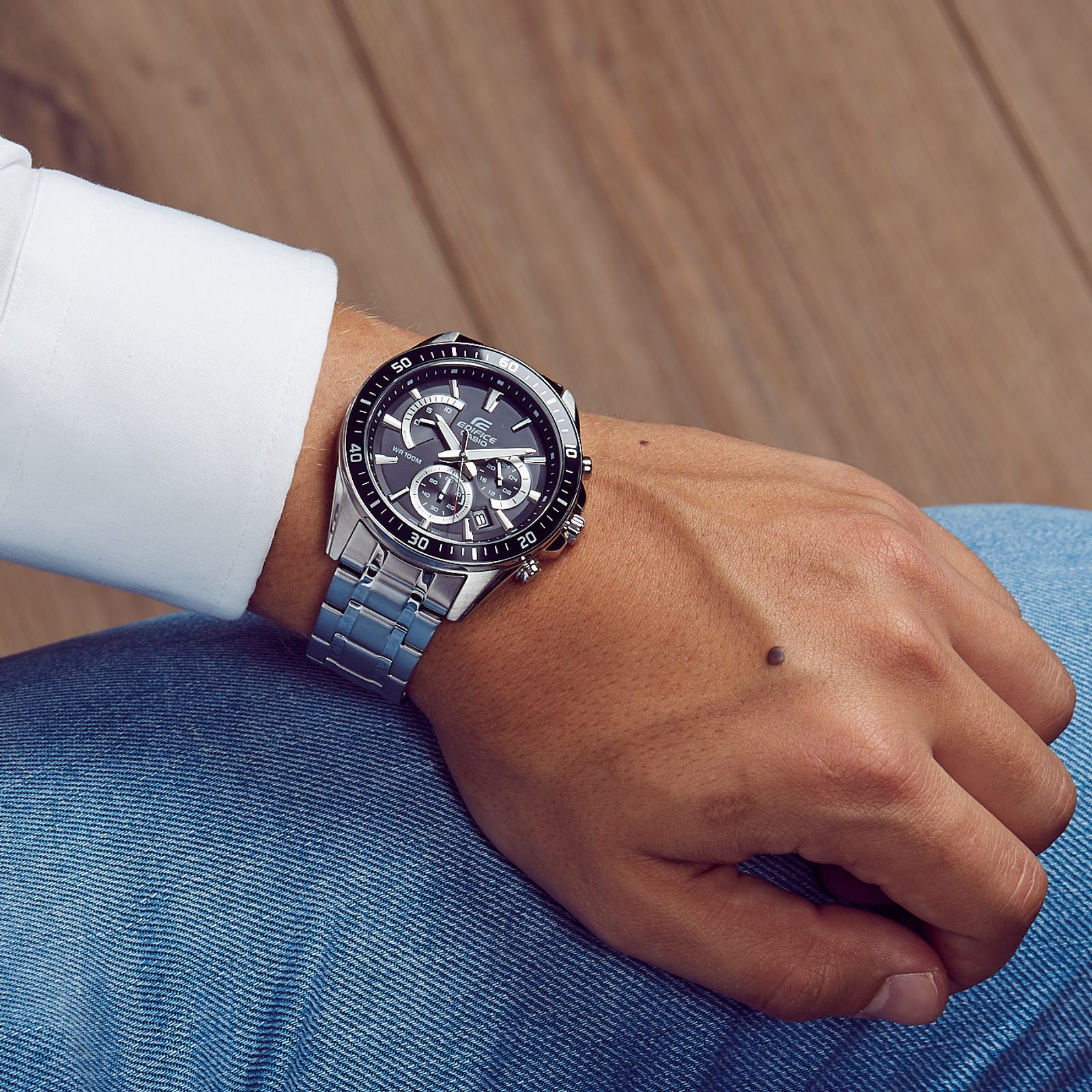 Casio EFR-552D-1AVUEF | Helveti.eu | Helveti – Víc než hodinky