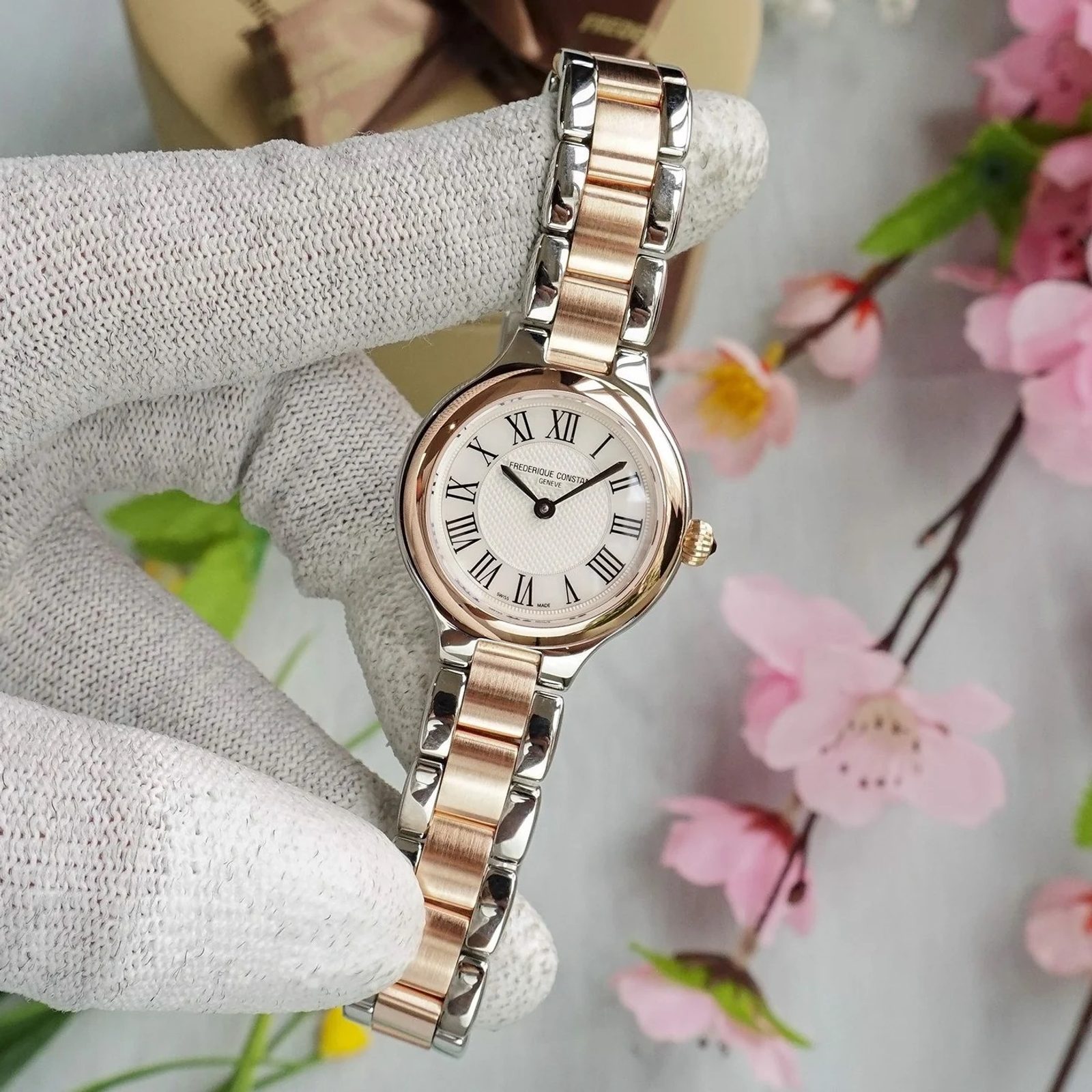 Frederique Constant Classics Delight Quartz FC-200M1ER32B