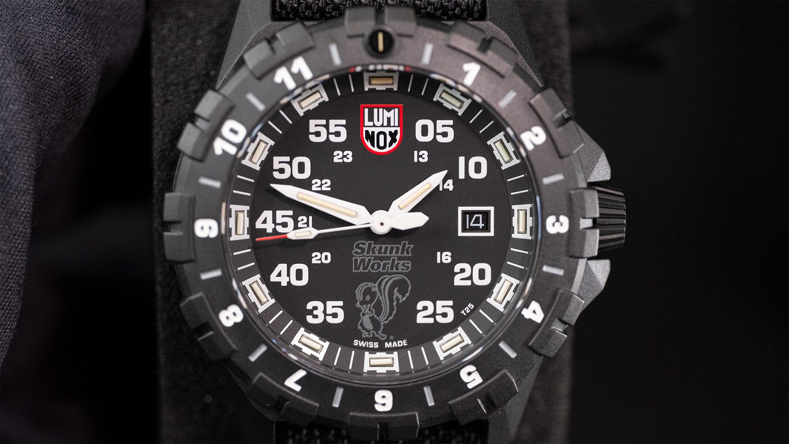 Luminox Orologio Uomo Al Quarzo Svizzero - Modello XA.6442.H.Set Con Cinturino In Tessuto Nero, Cassa 44mm, Vetro Zaffiro, Impermeabile 20 Bar