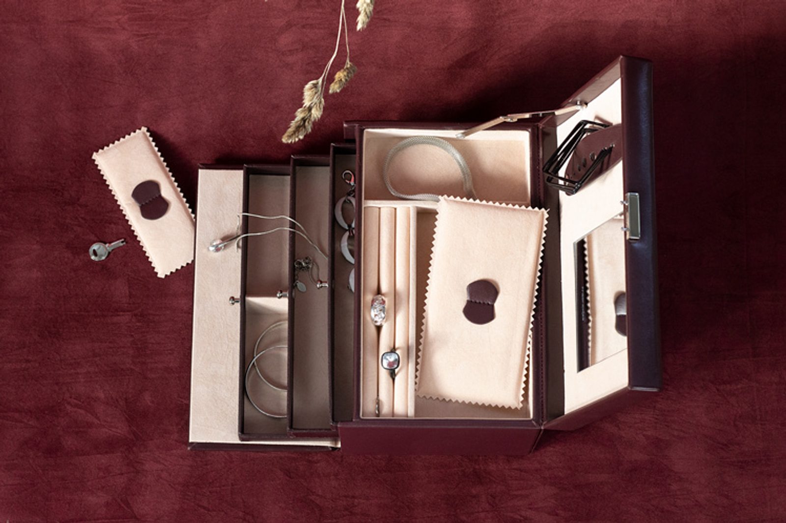 Boîte à Bijoux Friedrich|23 Classico - Cuir Bordeaux, Miroir, 24x15x16 Cm - Compartiments Pour Bagues, Boucles D'oreilles, Montres - Serrure Et Poignée