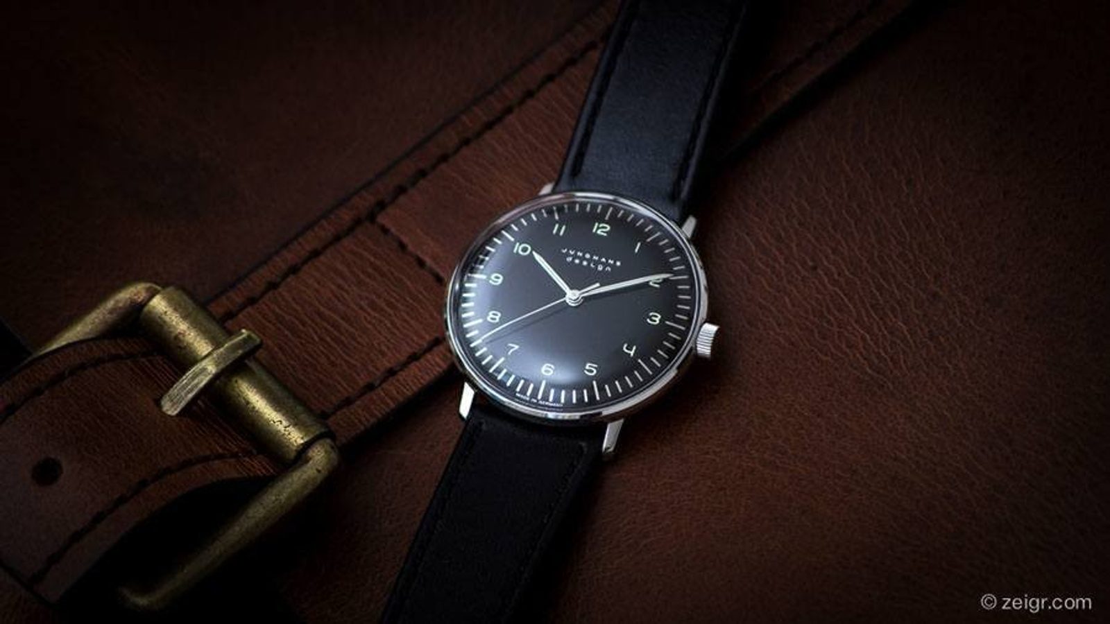 Junghans Max Bill Handaufzug 27/3702.02 | Helveti.eu | Helveti