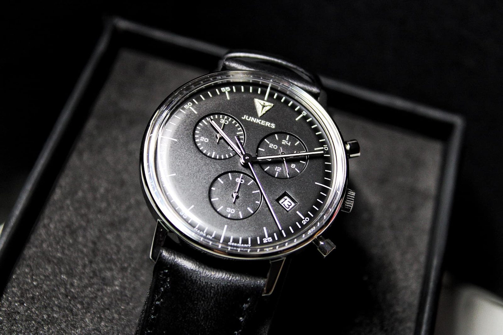 Junkers Bauhaus Chronograph 9.12.01.02 | Helveti.eu | Helveti