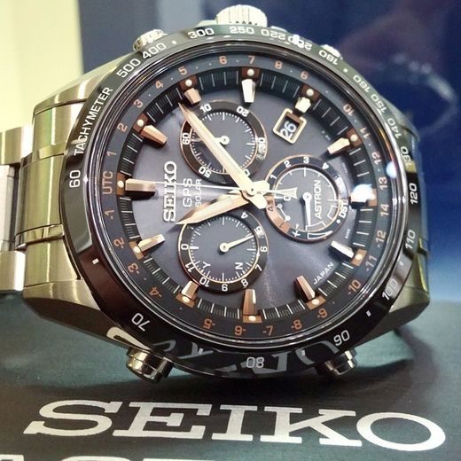 SEIKO ASTRON SSE033J1 - SEIKO - ZNAČKY