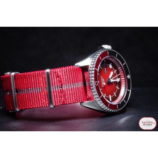 SEIKO 5 SPORTS SARADA UCHIHA LIMITED EDITION SRPF67K1 - NARUTO & BORUTO - ZNAČKY